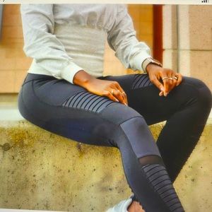 Alo Moto Leggings